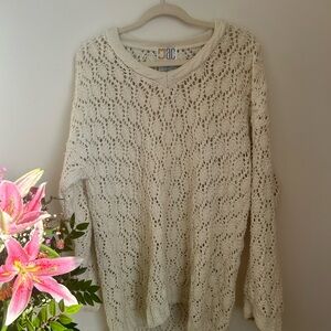 mac & jac Women's Cream V-Neck Sweater